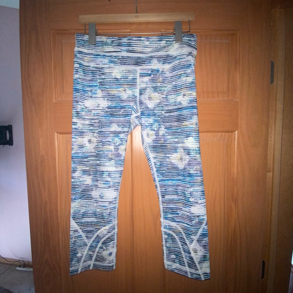 Lululemon Blurry Belle Inspire Crops